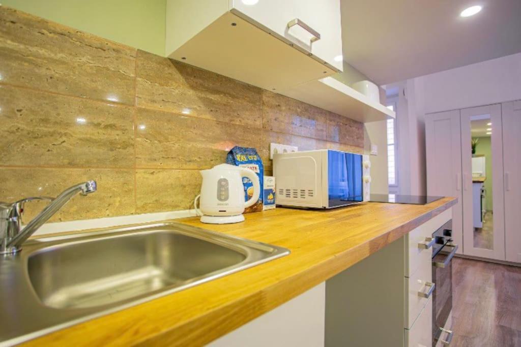 בודפשט Cosy 2 Bedroom Flat In Akacfa St., Sol מראה חיצוני תמונה