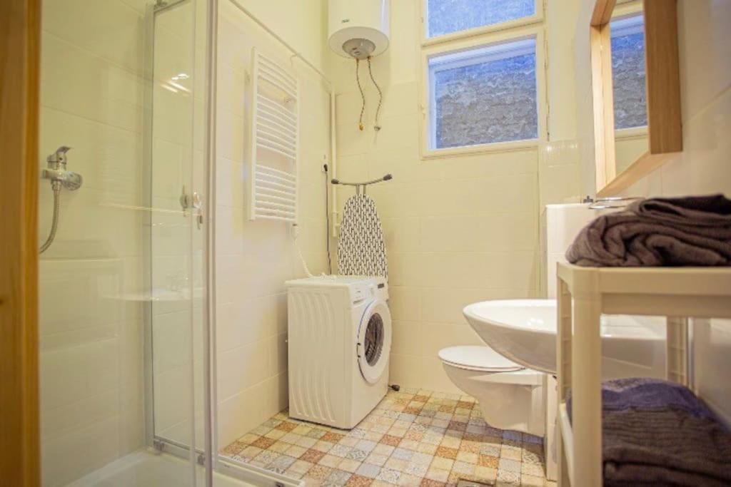 בודפשט Cosy 2 Bedroom Flat In Akacfa St., Sol מראה חיצוני תמונה