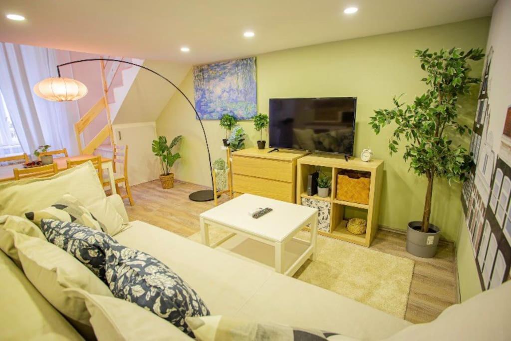 בודפשט Cosy 2 Bedroom Flat In Akacfa St., Sol מראה חיצוני תמונה